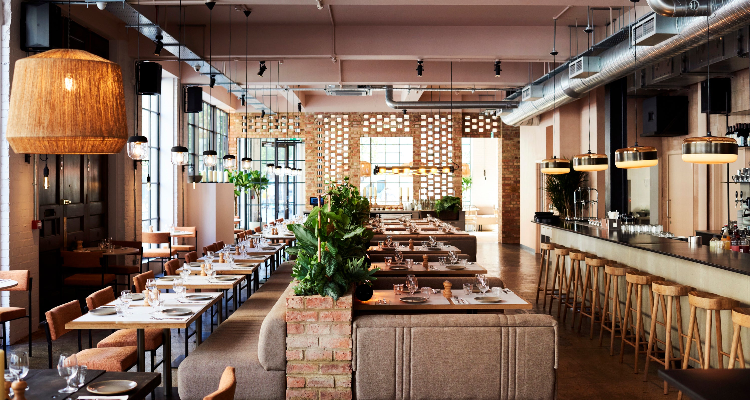 Caravan Fitzrovia restaurant, interior picture of dining room and bar